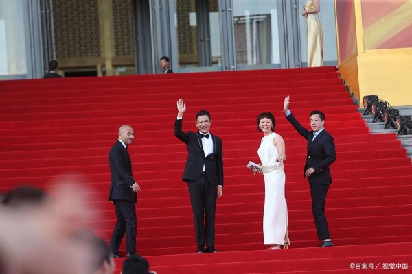 揭秘娱乐圈：打盹、抢戏、阴阳怪气，华表奖背后的真相！