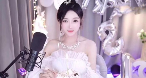 25岁美女网红被杀，知情人：被大哥刀，原因曝光，过程全网直播