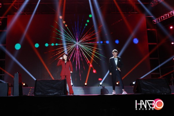明星<a target=