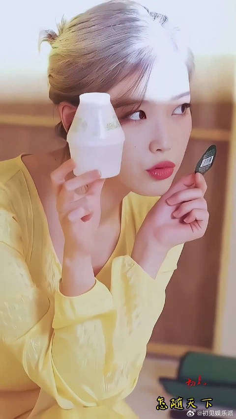 今天就做一个安静的美少女,怼脸拍,iu李知恩