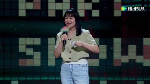 脱口秀的舞台因女演员而多彩，因女嘉宾而温暖