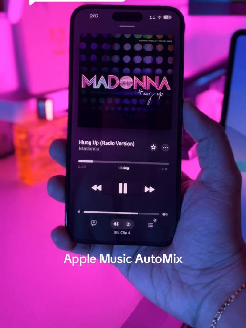 Apple Music推出automix功能，麦当娜Hung Up采样ABBA歌曲