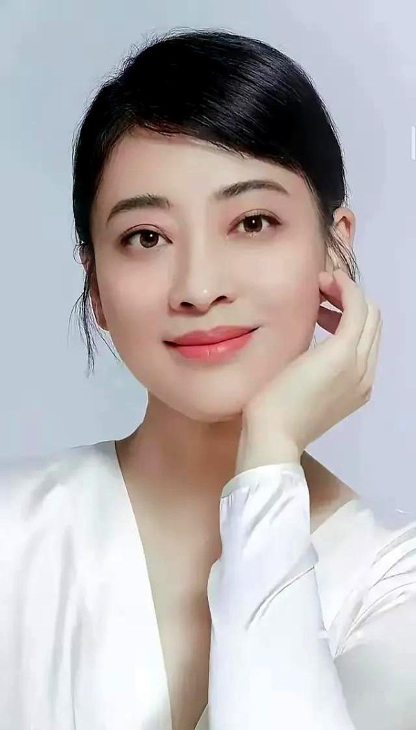 朱媛媛的十一位挚友：名利场外，真情永驻