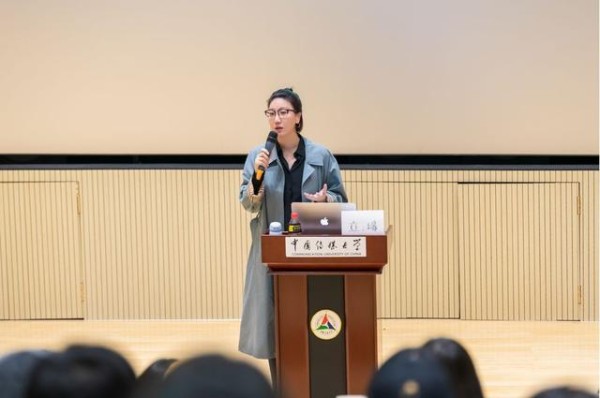 和俞灏明谈“死亡”，问周杰“易遭批评”，易立竞的《立场》