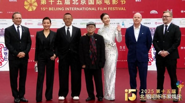 北影节红毯生图大比拼：倪妮阿娇美出新高度，金晨鼻子引热议