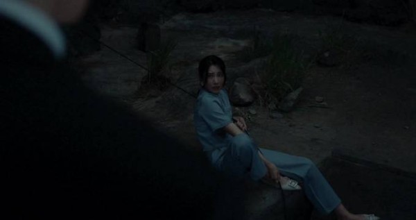 凤凰小分队曹村团战脱困,柔弱新娘实为心简附身者