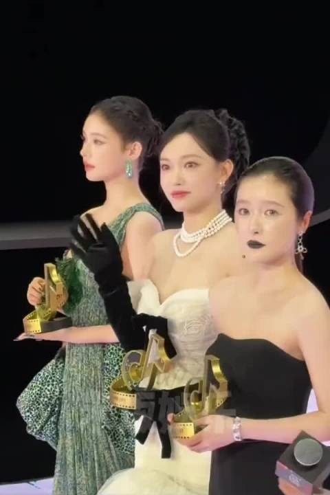 林允现在有种岁月静好的美,越来越大气了