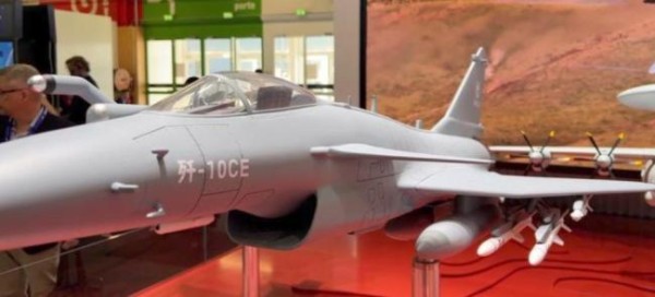 巴黎航展：中国歼-35A首次亮相国外 展示空中作战体系实力
