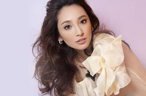 盘点娱乐圈5个混血女的星,昆凌上榜,第一美艳动人!