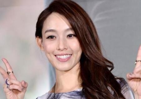 盘点娱乐圈5个混血女的星,昆凌上榜,第一美艳动人!