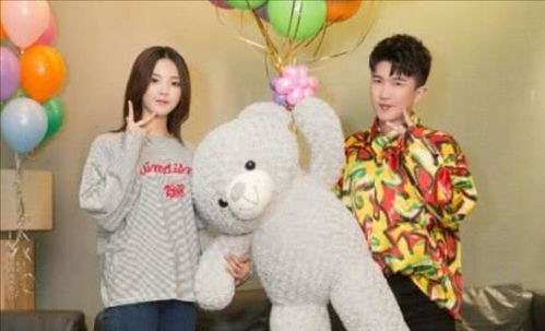 娱乐圈吃瓜使我快乐,揭秘明星幕后故事，共享快乐吃瓜时光