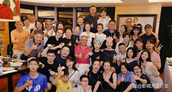 7位女明星庆生着装：宋丹丹倪妮朴素，林允杨幂少女，金晨酷炫风
