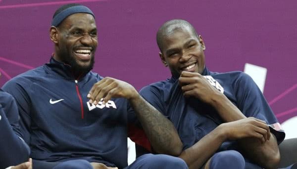现役NBA23位巨星谁能进名人堂：两人100% 小卡被看衰