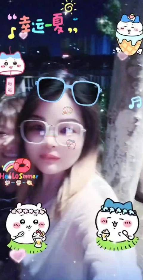 哇,慵懒风诶,我喜欢!你觉得我穿这套好看不?