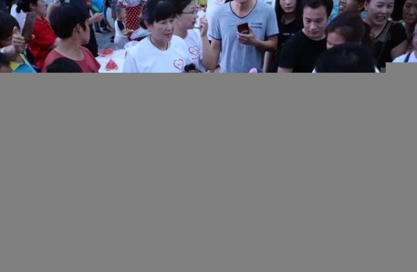 吃瓜黑料免费——揭秘网络世界的娱乐狂潮