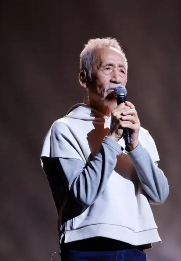 演员张双利发文悼念陈彼得