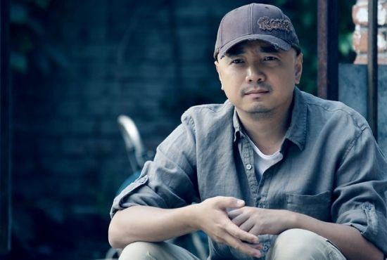 年纪轻轻就从演员变身导演的4大明星，个个才华横溢，你最看好谁