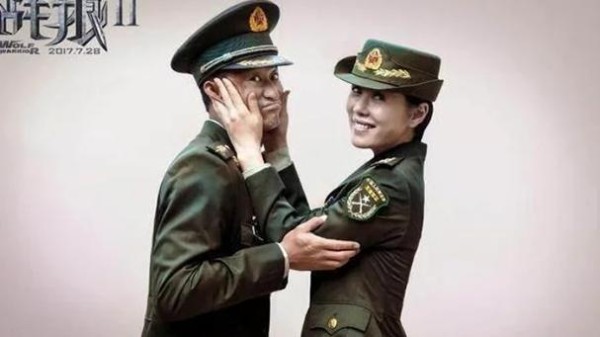 年纪轻轻就从演员变身导演的4大明星，个个才华横溢，你最看好谁