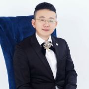 出席奥斯卡颁奖典礼的...