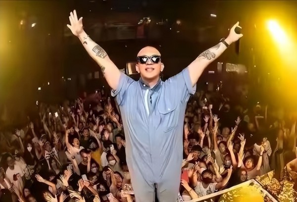 这就是大S对具俊晔最好的支持！具俊晔演出成功，大S出席庆功宴