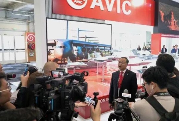航空工业新闻发言人谈歼10CE 军贸明星再引关注