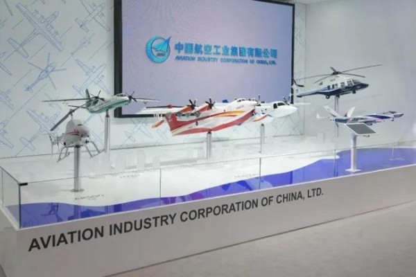 航空工业新闻发言人谈歼10CE 军贸明星再引关注