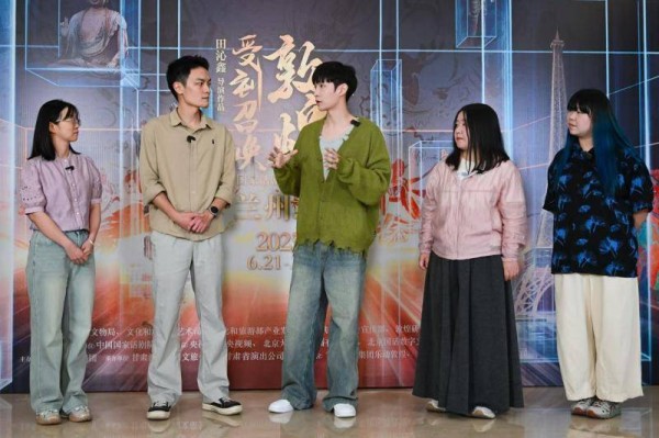 跨界与守界的对话 张艺兴融入“敦煌小工匠”