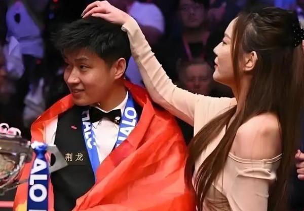 赵心童代言瑞士名表，上海亮相活动晒型男照，商业资源明显提升！