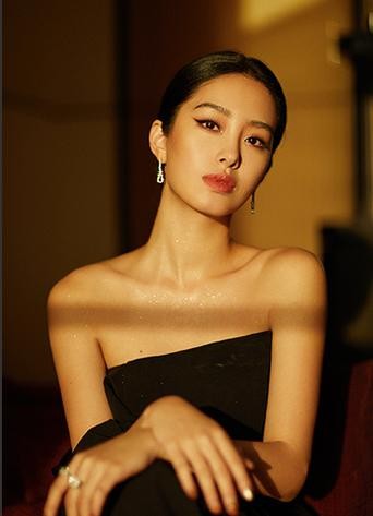 杨采钰