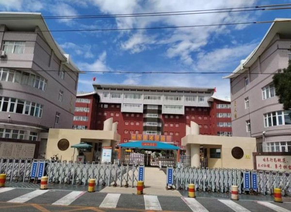 鹿晗的家庭背景与成长历程：揭秘明星背后的神秘故事