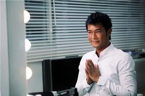 黄晓明喜获“星光公益影响力人物”，慈善比古天乐有过之无不及