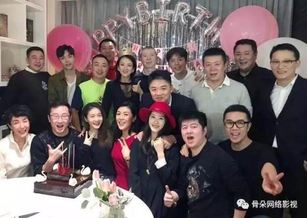 进击的网红，到明星之路还隔着什么？