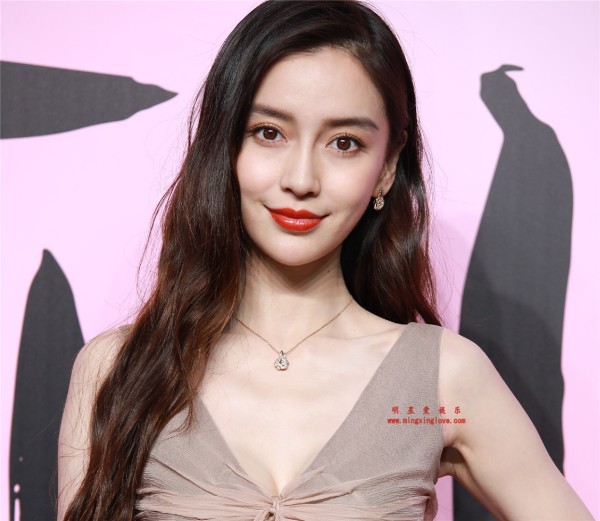 Angelababy参加各类盛典、颁奖典礼、时尚活动等走红毯花絮合集照片，大尺度露胸、露腿、露脚，放大可看清肌肤纹理，高清4K原图无修多图下载（至尊）