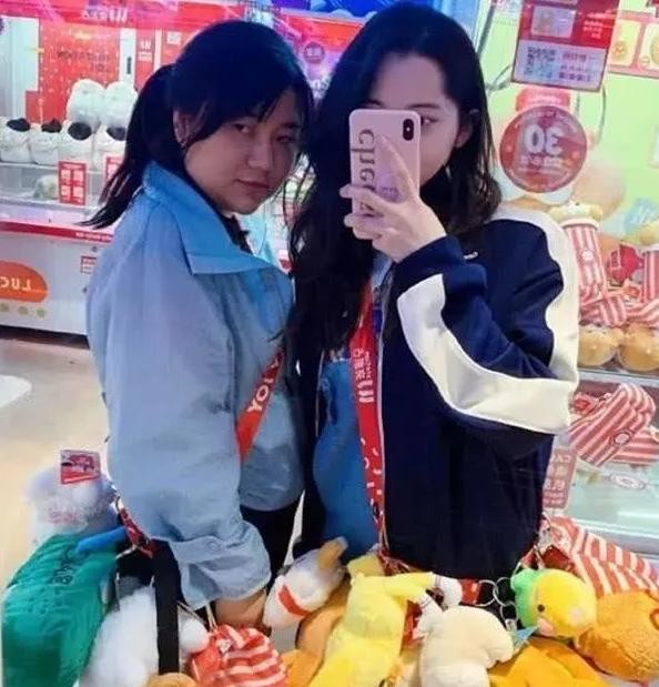 明星们的经纪人，都是非常有名气的，看看张子枫的经纪人真是厉害
