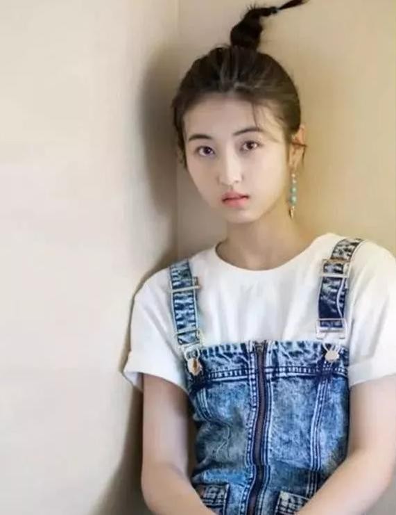 明星们的经纪人，都是非常有名气的，看看张子枫的经纪人真是厉害