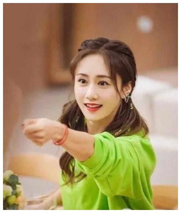 郑钧回应网友骂刘芸凡人畏果 明星为何总是成为网暴的众矢之的？
