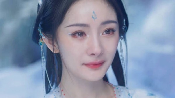 杨幂回应演技质疑称情感充沛,眼神戏获赞