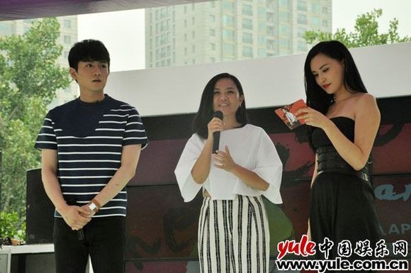 【图片】【无人不晓0701】【新闻】陈晓生日会粉丝送惊喜全球首款明星app
