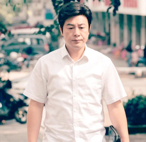 张颂文的成名之路：从默默无闻到耀眼明星的奋斗历程