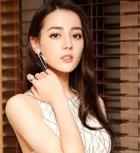 普通人到明星的华丽转身，人气明星成长指南