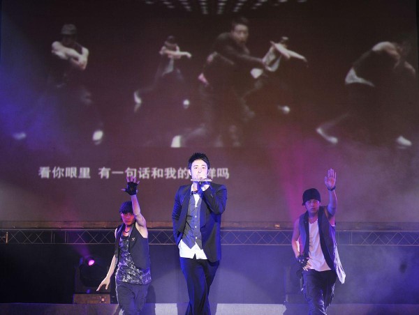 演唱会嘉宾出场费揭秘：行业规则与商业逻辑的必然选择