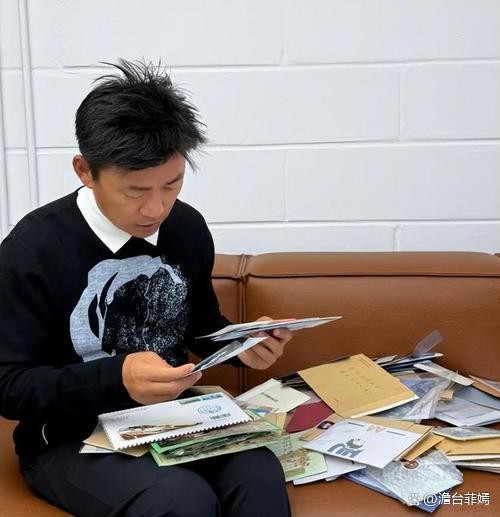 王宝强为高考考生打气：以草根奋斗史传递励志力量