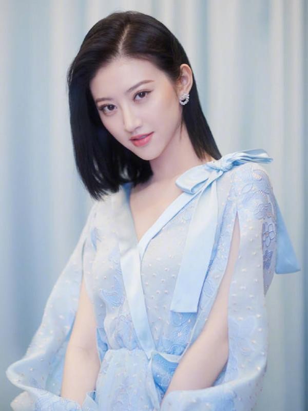 国内国外明星恋爱，今年的娱乐圈有点甜