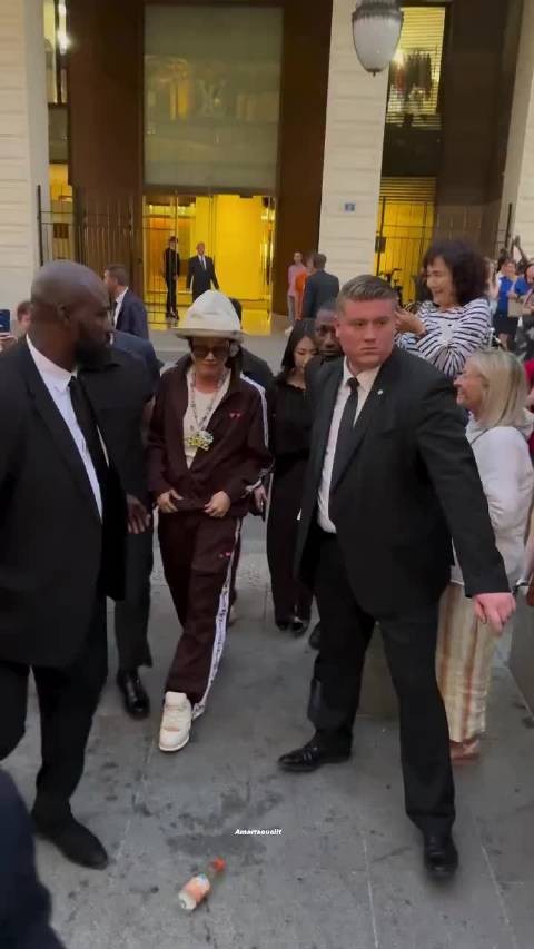老三在海外的男粉是真得多啊 啊啊啊啊啊 男粉的嗓门听出来也确实很急切了