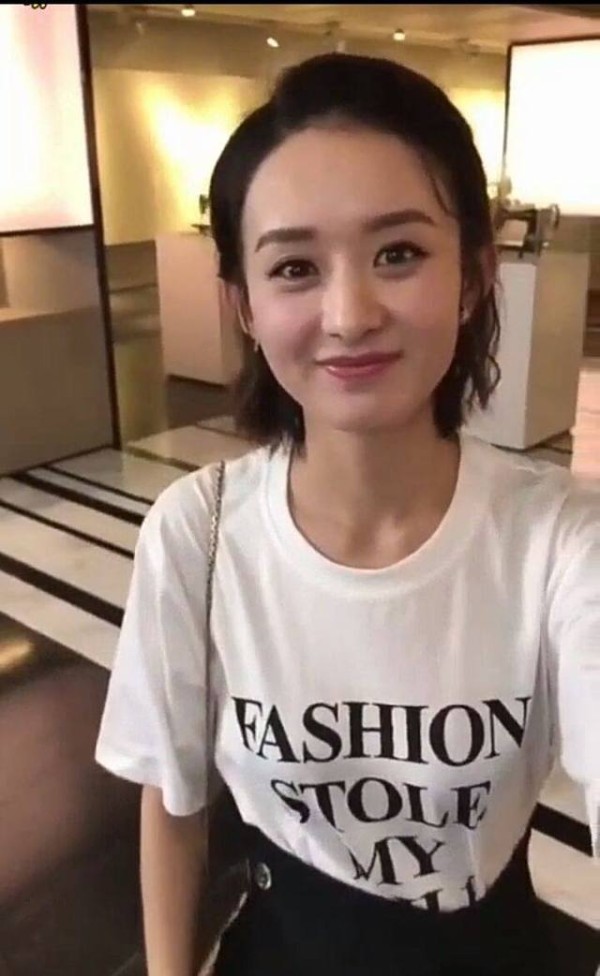赵丽颖的童年照你能认出几张？绝对是颜值一路飙升！