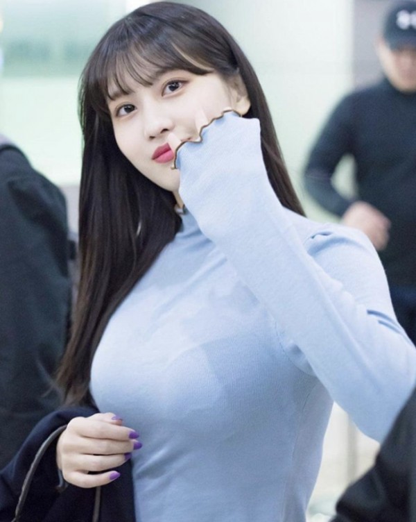 SJ金希澈与Twice成员Momo甜蜜恋情首次公开回顾4个甜蜜时刻