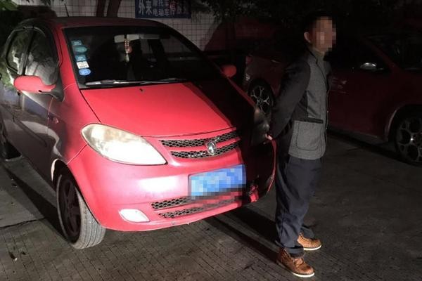 赵丽颖，四平台热度破万第一人，闪耀娱乐界的璀璨新星