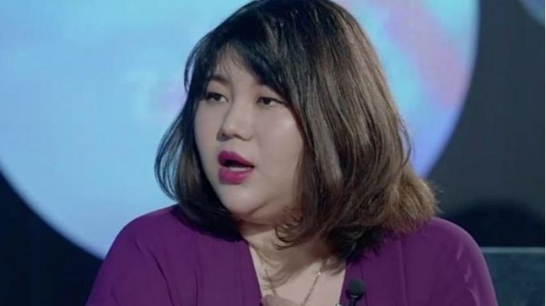 客户对张雨绮提出质疑，杨天真理解他们的担心，并努力安抚客户
