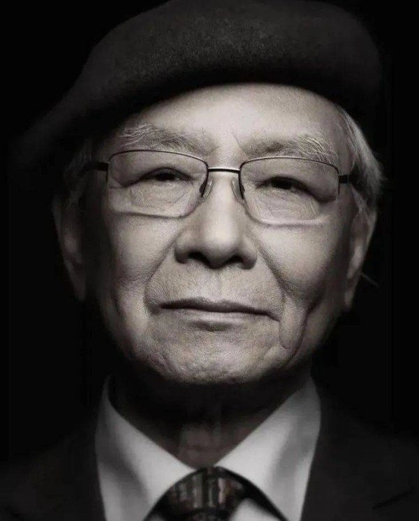文艺批评·悼念｜两岸芦花白的故乡：诗人郑愁予的创作世界