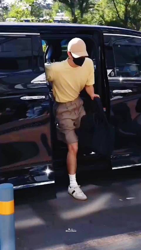 李昀锐6月25日威海赴巴黎再战时装周